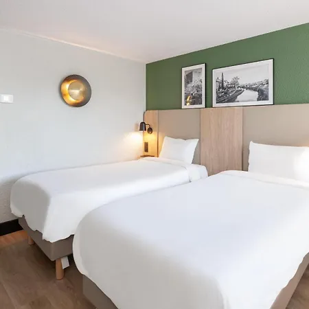 Campanile Hotel 3*