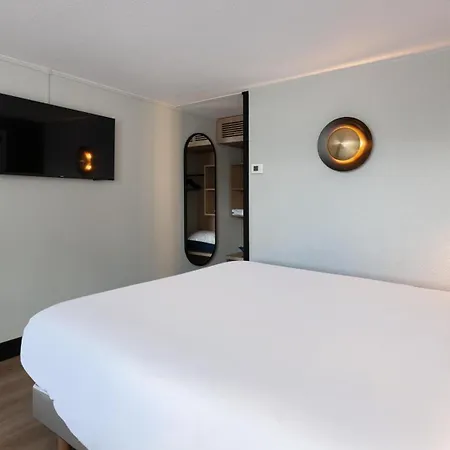 Campanile Nature - 3* Épône
