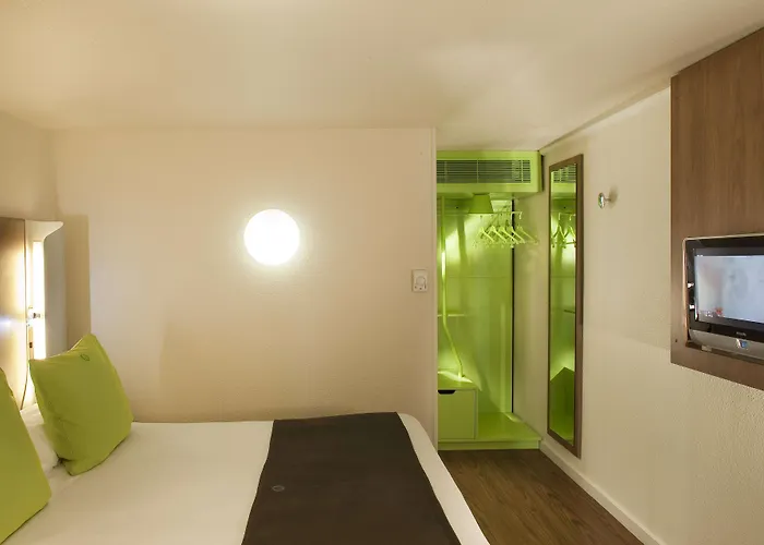 Campanile Nature - 3* Épône
