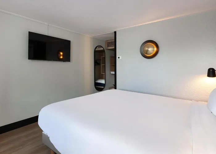 Campanile Nature - 3* Épône